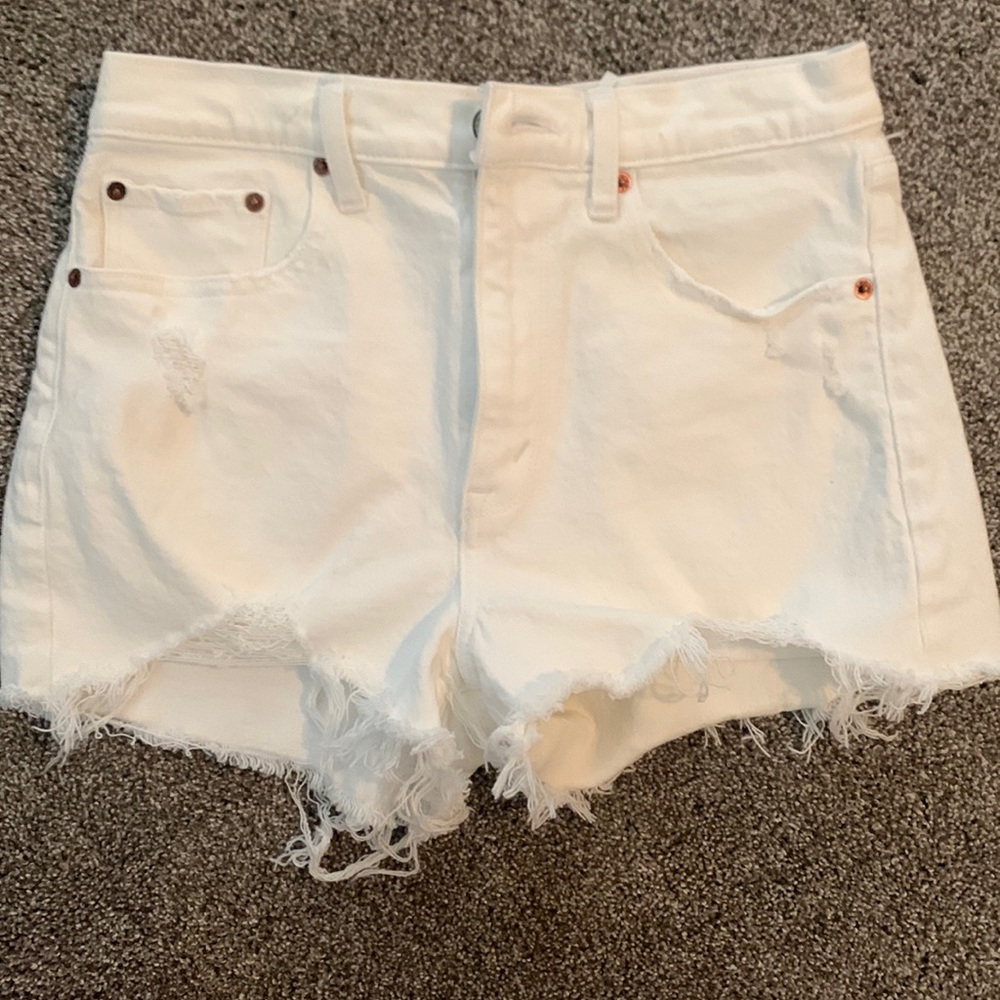 Abercrombie high rise white mom short